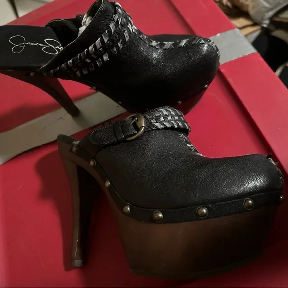 Jessica Simpson Black and Brown Platform Heels - Picture 2 of 4